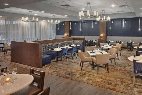 DoubleTree by Hilton Little Rock - image 7