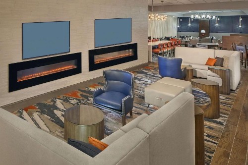 DoubleTree by Hilton Little Rock - image 8