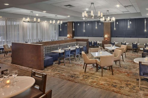 DoubleTree by Hilton Little Rock - image 9