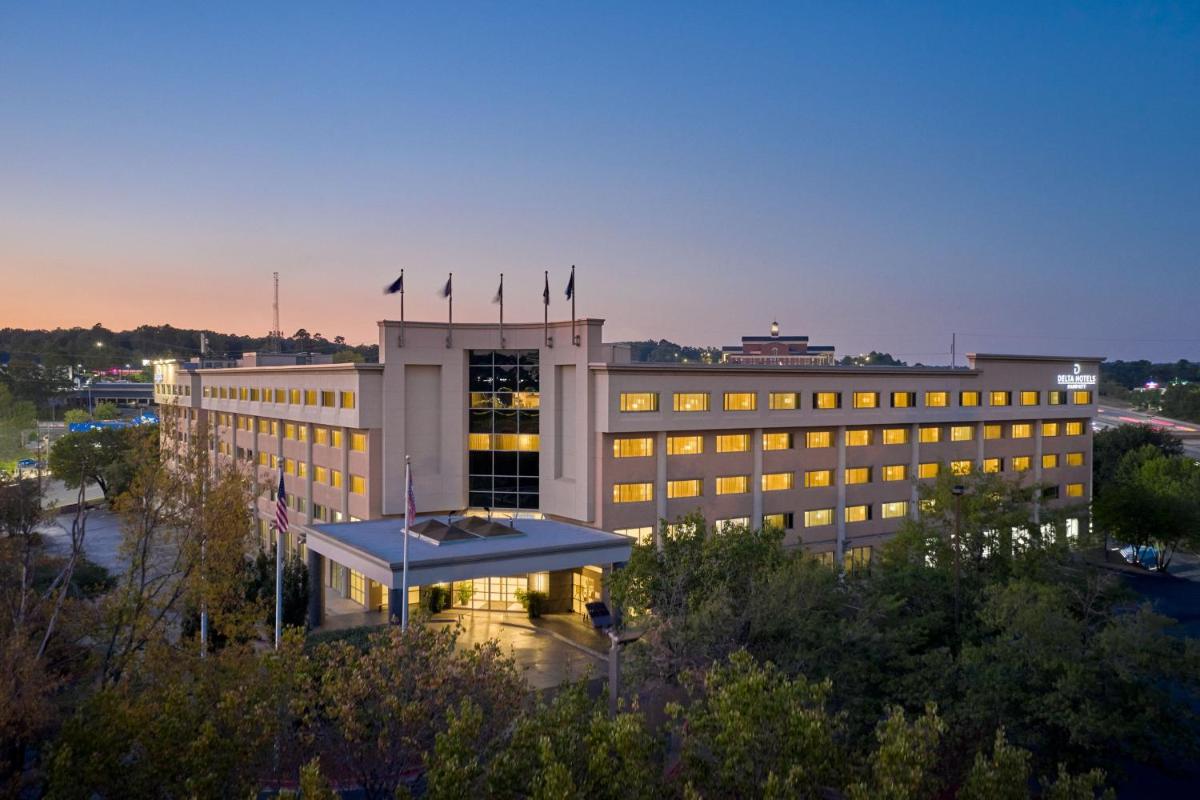 Crowne Plaza Little Rock - main image