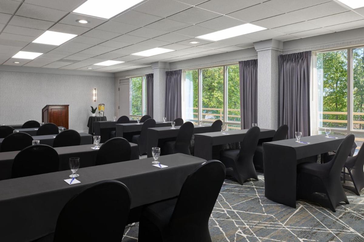 Crowne Plaza Little Rock - image 7