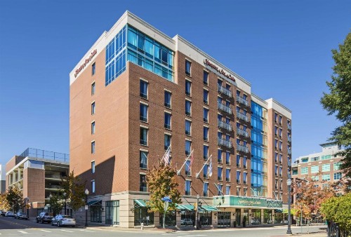 Hampton Inn & Suites Little Rock-Downtown - image 1