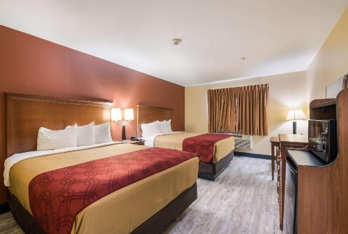 Econo Lodge Inn And Suites Little Rock - image 16