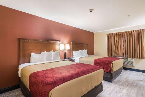 Econo Lodge Inn And Suites Little Rock - image 17