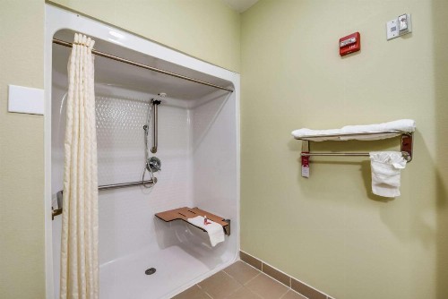 Econo Lodge Inn And Suites Little Rock - image 21