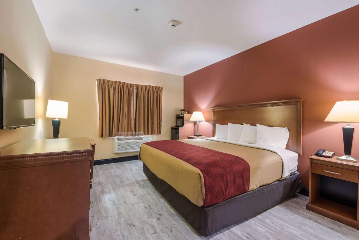 Econo Lodge Inn And Suites Little Rock - image 7