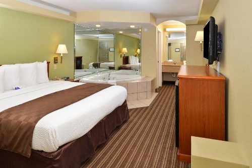 Americas Best Value Inn and Suites Little Rock - image 12