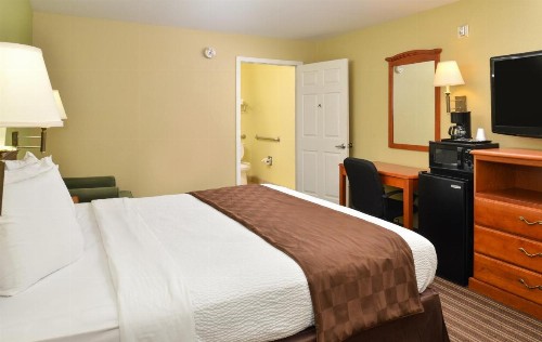 Americas Best Value Inn and Suites Little Rock - image 9