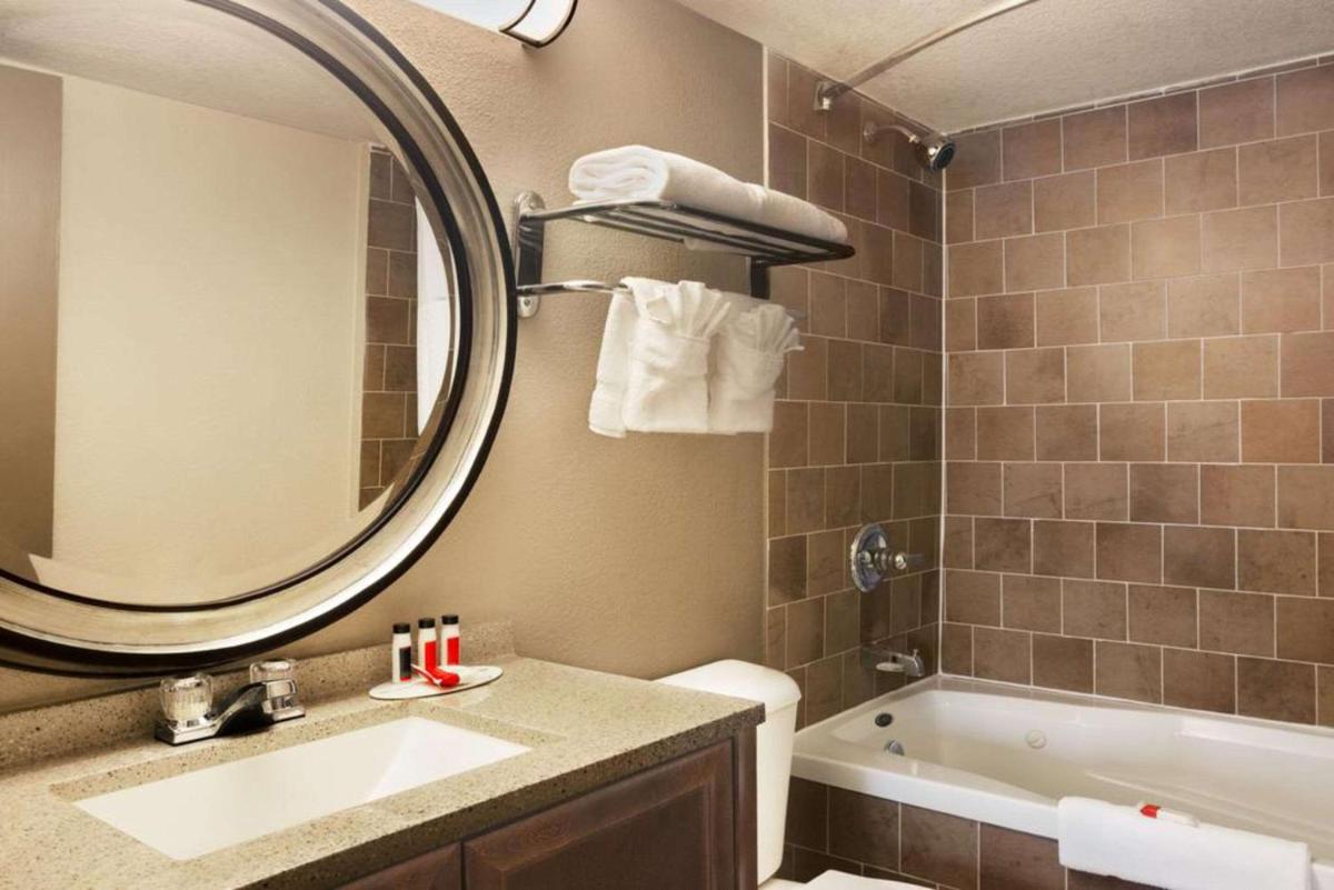 Baymont by Wyndham Little Rock - image 4