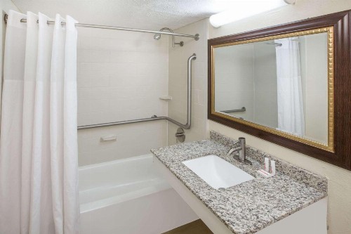 Days Inn by Wyndham Little Rock/Medical Center - image 20