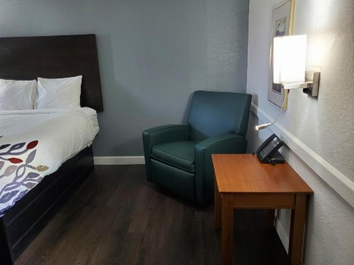Americas Best Value Inn Little Rock - image 19