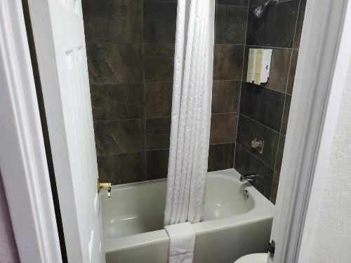 Americas Best Value Inn Little Rock - image 23