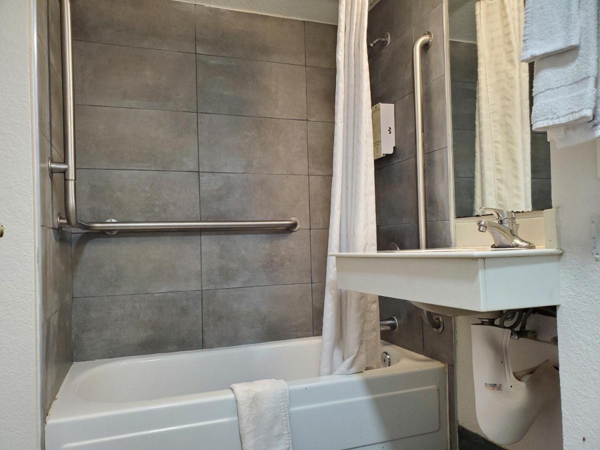 Americas Best Value Inn Little Rock - image 3