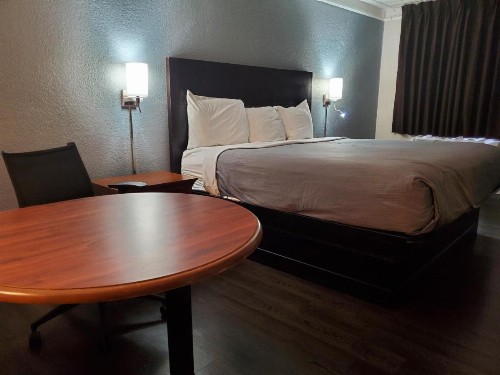Americas Best Value Inn Little Rock - image 34