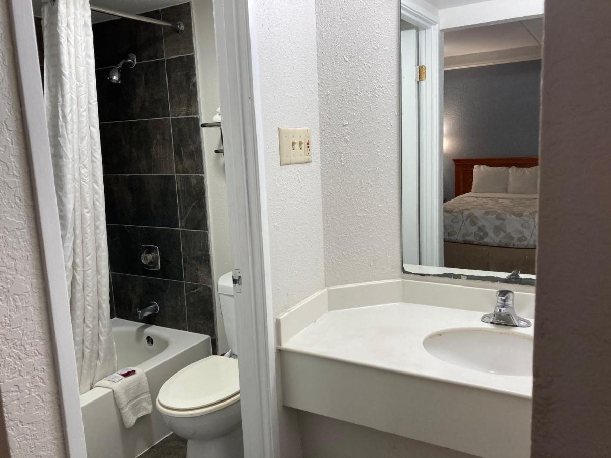 Americas Best Value Inn Little Rock - image 4