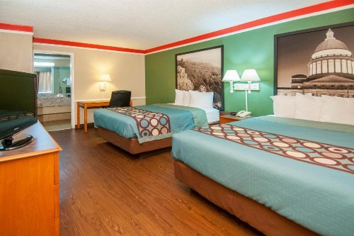 Super 8 by Wyndham Little Rock/Otter Creek - image 4
