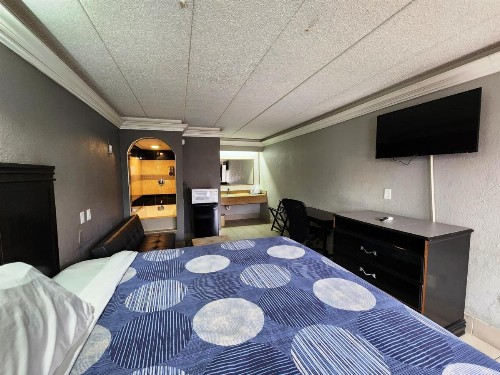 Americas Best Value Inn and Suites Little Rock - image 22