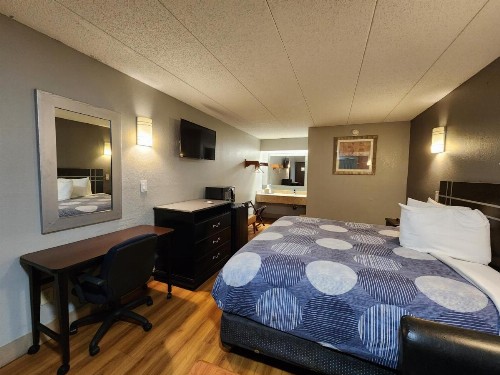 Americas Best Value Inn and Suites Little Rock - image 29