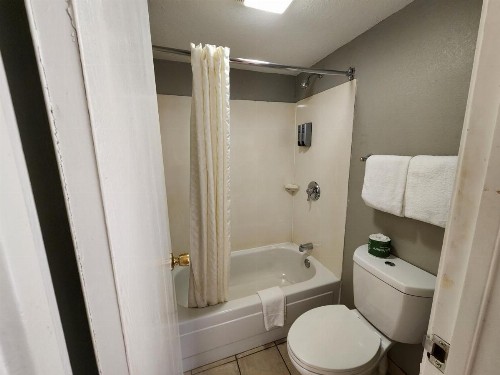 Americas Best Value Inn and Suites Little Rock - image 37