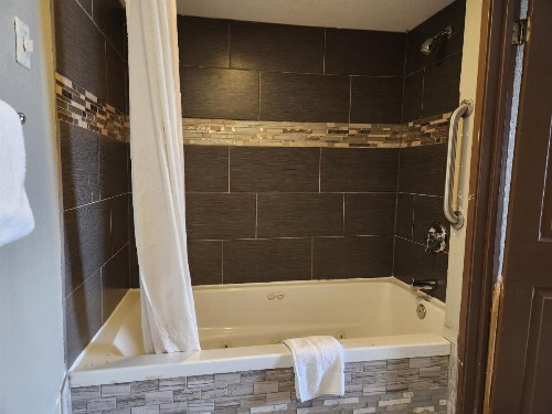 Americas Best Value Inn and Suites Little Rock - image 44