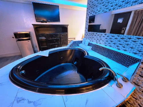Americas Best Value Inn and Suites Little Rock - image 9