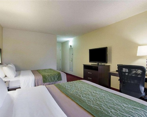 Quality Inn & Suites West - image 17