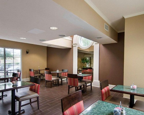 Quality Inn & Suites West - image 21