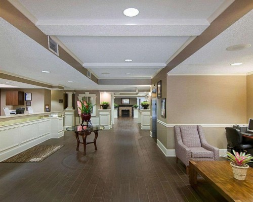 Quality Inn & Suites West - image 28