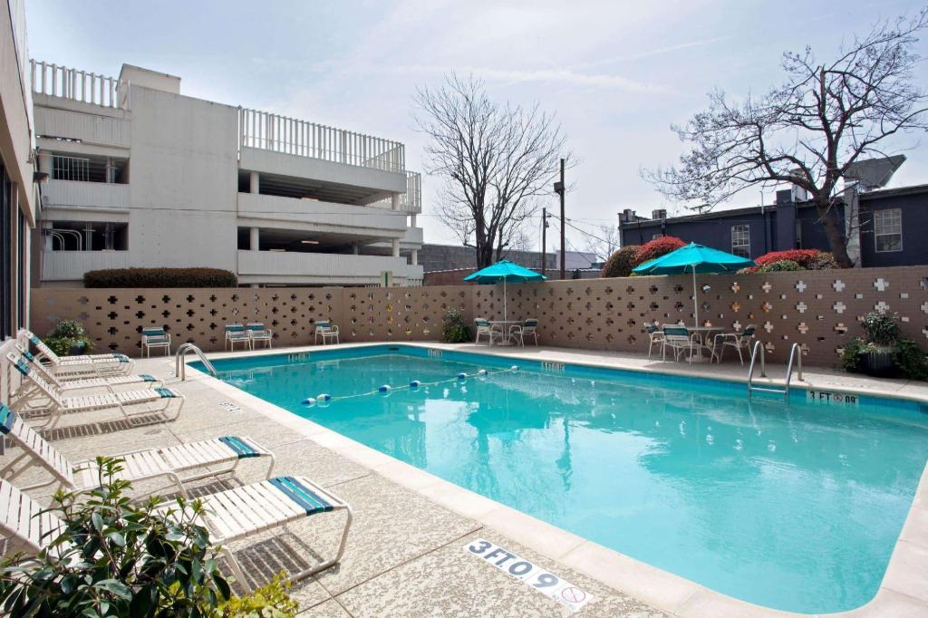 La Quinta by Wyndham Downtown Conference Center - image 6
