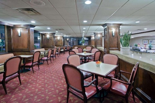 La Quinta by Wyndham Downtown Conference Center - image 7