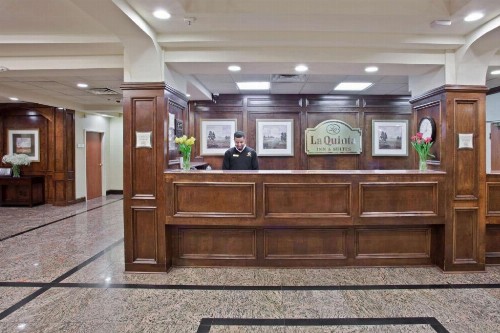 La Quinta by Wyndham Downtown Conference Center - image 9