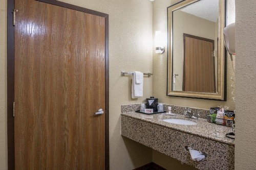 Red Roof Inn & Suites Little Rock - image 20