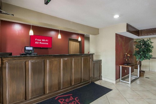Red Roof Inn & Suites Little Rock - image 3