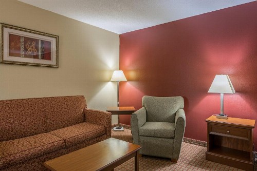 Red Roof Inn & Suites Little Rock - image 36