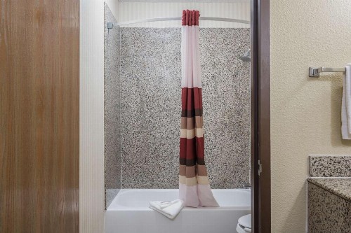 Red Roof Inn & Suites Little Rock - image 47