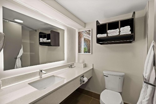 Ramada Limited Little Rock - image 18