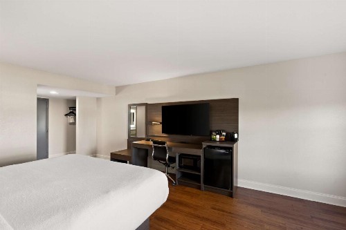 Ramada Limited Little Rock - image 23