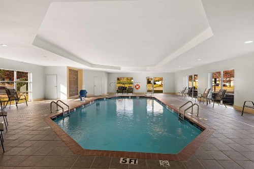 Ramada Limited Little Rock - image 24