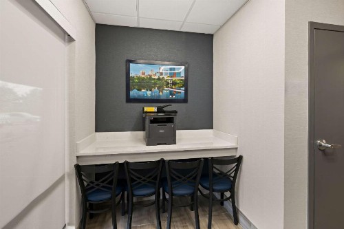 Ramada Limited Little Rock - image 28