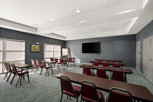 Ramada Limited Little Rock - image 30