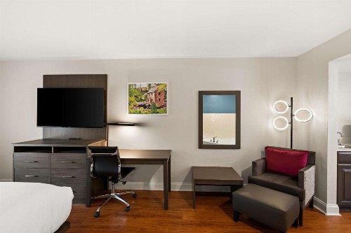 Ramada Limited Little Rock - image 37