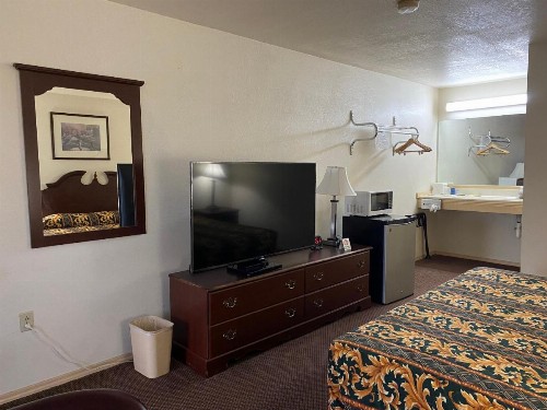 El Rancho Motel - image 13