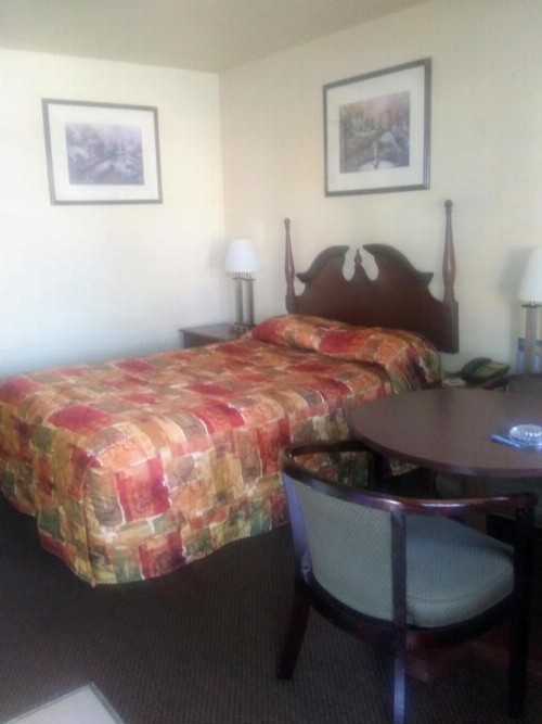 El Rancho Motel - image 5