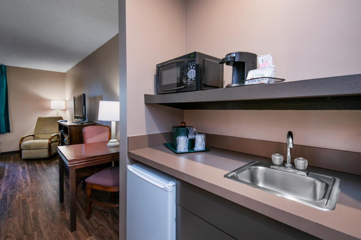 Guest Inn & Suites - Midtown Medical Center - image 2