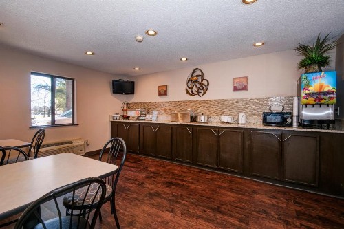 Guest Inn & Suites - Midtown Medical Center - image 22