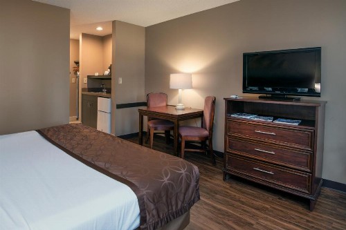 Guest Inn & Suites - Midtown Medical Center - image 23