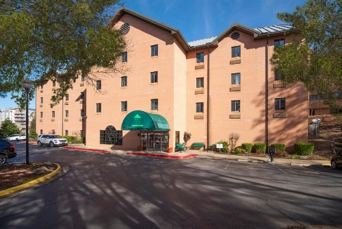 Guest Inn & Suites - Midtown Medical Center - image 4