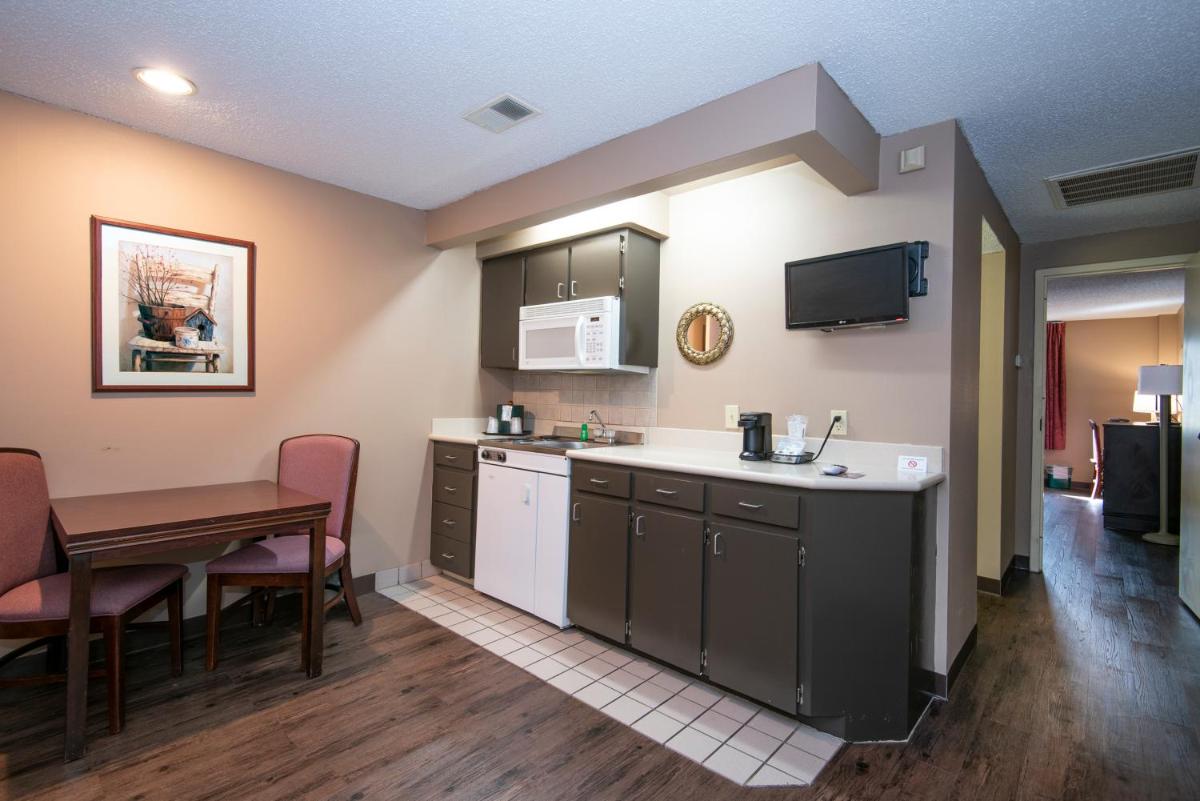 Guest Inn & Suites - Midtown Medical Center - image 6