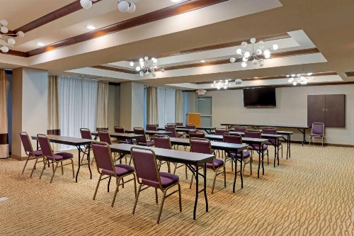 Comfort Suites Little Rock - image 13