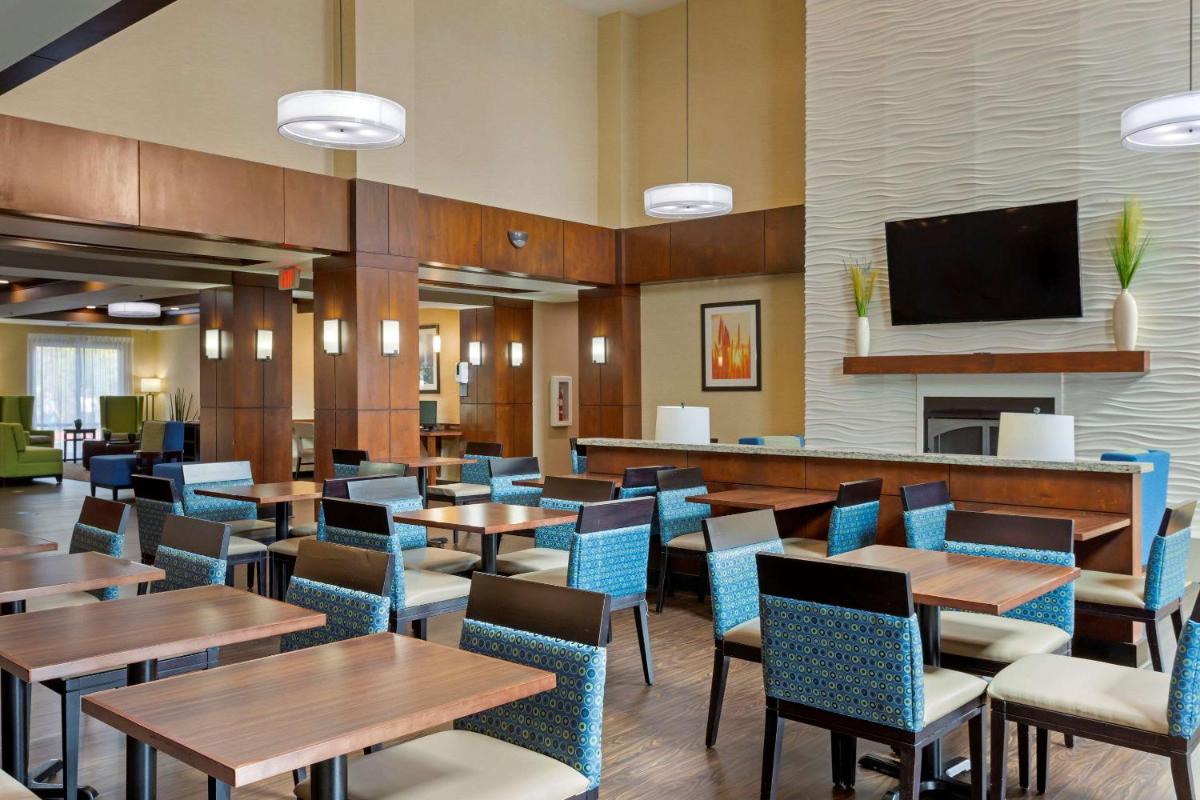 Comfort Suites Little Rock - image 3